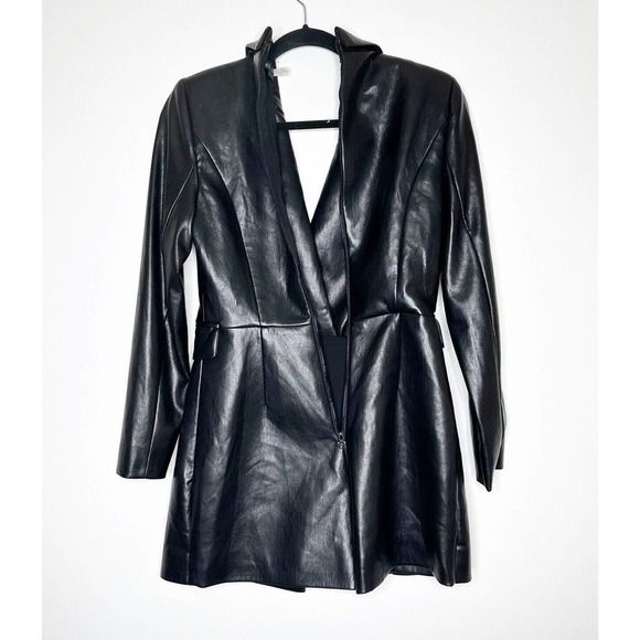 NEW Alice + Olivia Kyrie Long Sleeve Faux Leather Tuxedo Romper Women's Black 8 - Picture 5 of 7
